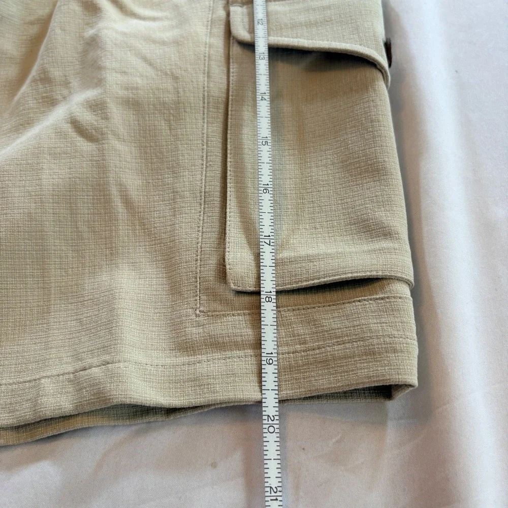Caribbean Roundtree & Yorke Silk Cargo Shorts Mens 36 Tan Pleated Casual Luxury